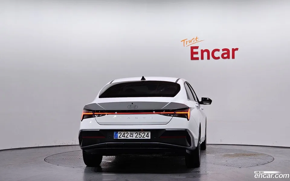 Hyundai Avante CN7 Hybrid 2025 — thumbnail 4