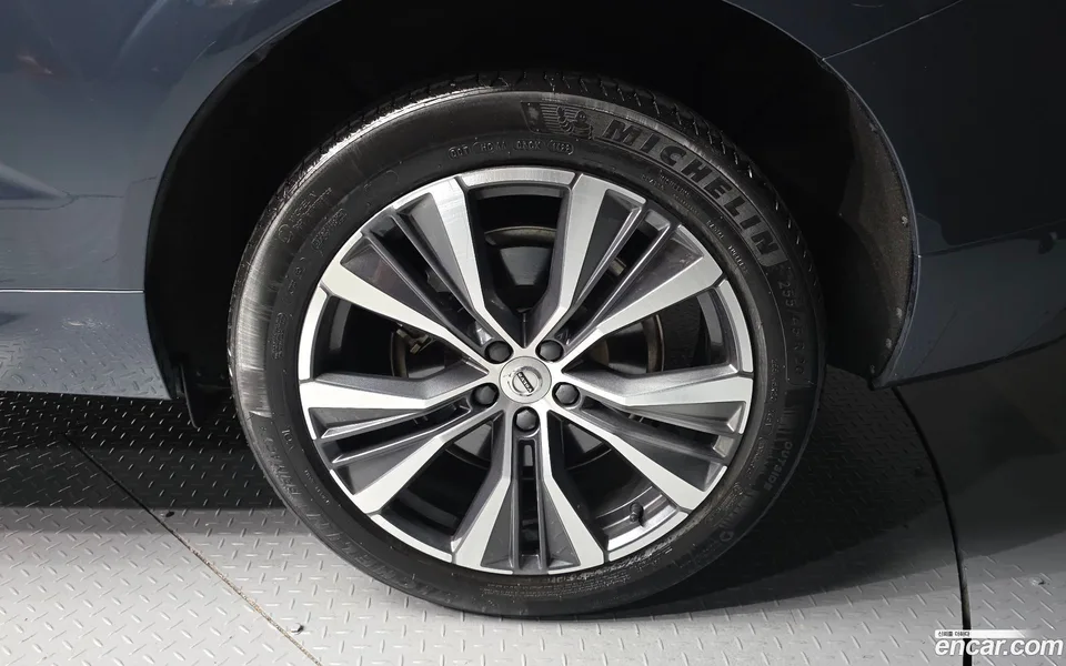 Volvo XC60 T8 2022 — thumbnail 2