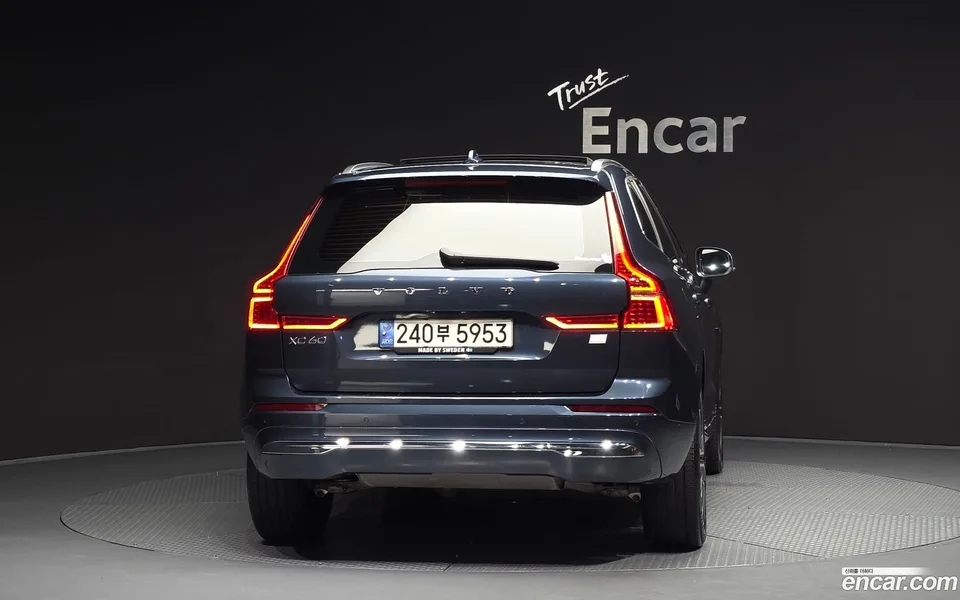 Volvo XC60 T8 2022 — thumbnail 4