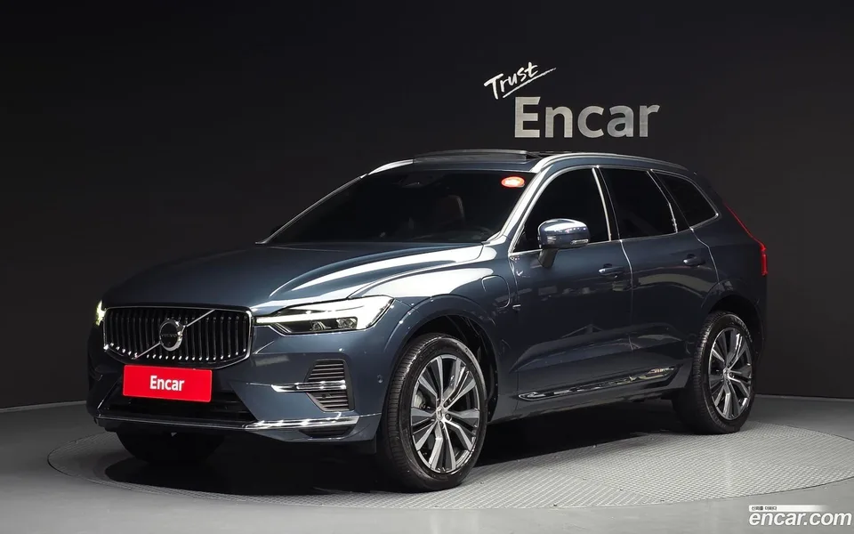 Volvo XC60 T8 2022 — photo 1, buy with delivery to Moscow