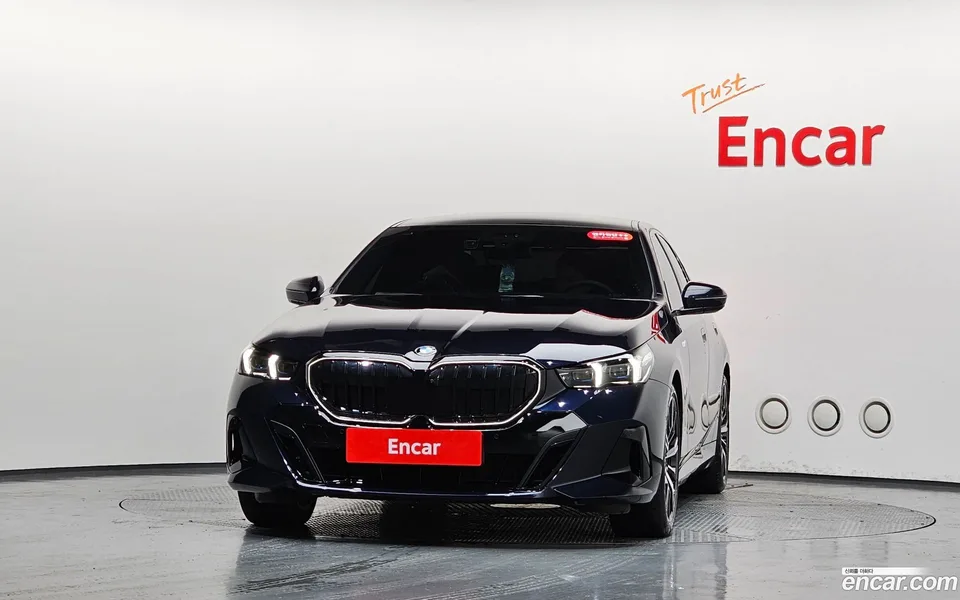 BMW 5 Series 530i xDrive M 2025 — thumbnail 3