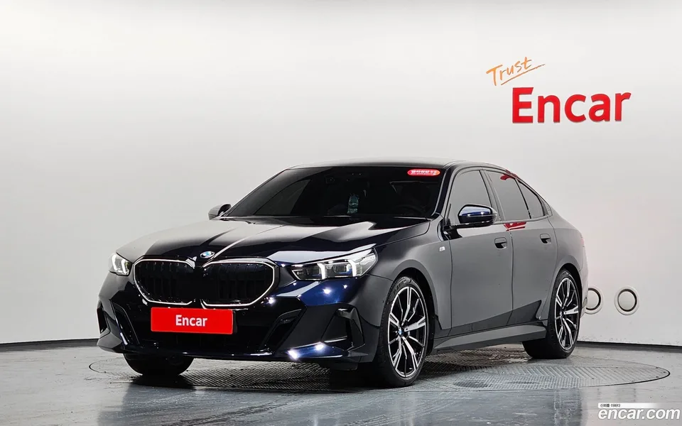 BMW 5 Series 530i xDrive M 2025 — photo 1, buy with delivery to Moscow