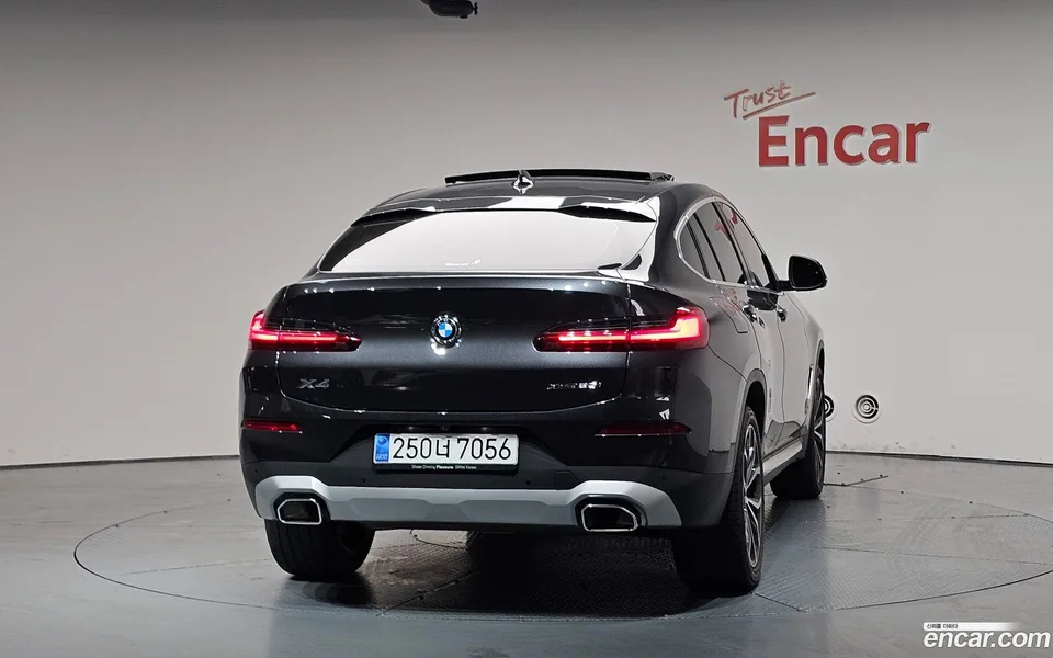 BMW X4 xDrive20i xLine 2025 — миниатюра 4