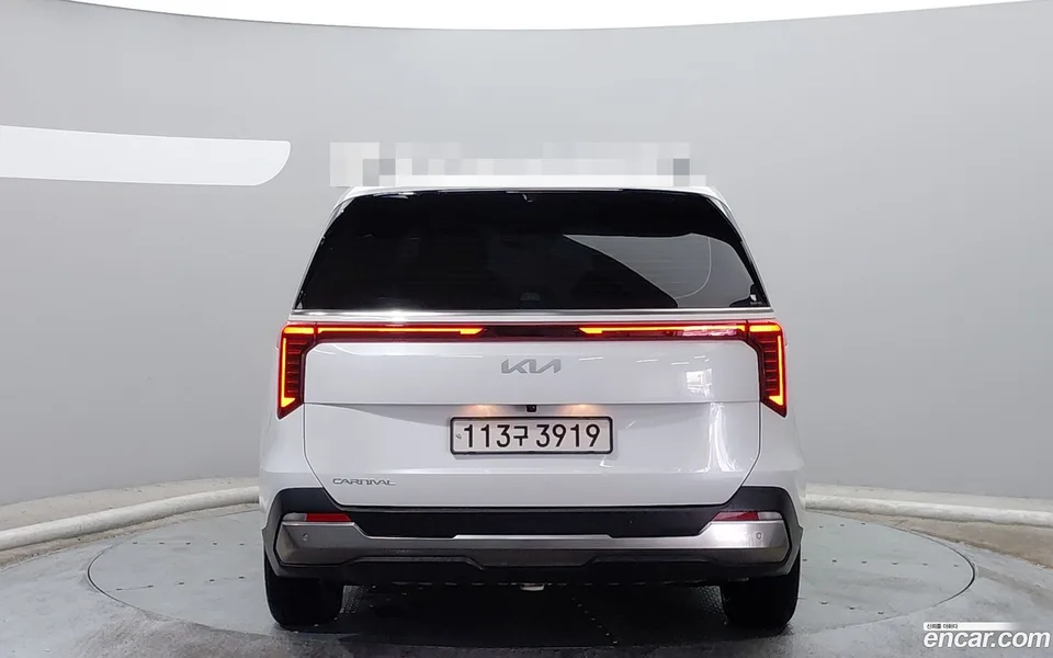 Kia Carnival 7 2024 — thumbnail 4