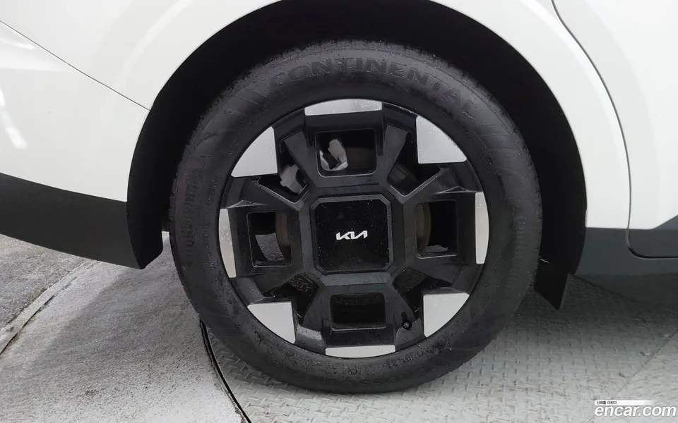 Kia Carnival 7 2024 — thumbnail 5