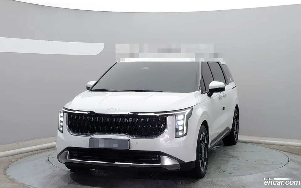 Kia Carnival 7 2024 — photo 1, buy with delivery to Moscow