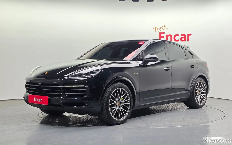 Porsche Cayenne 3.0 E- 2023 — photo 1, buy with delivery to Moscow
