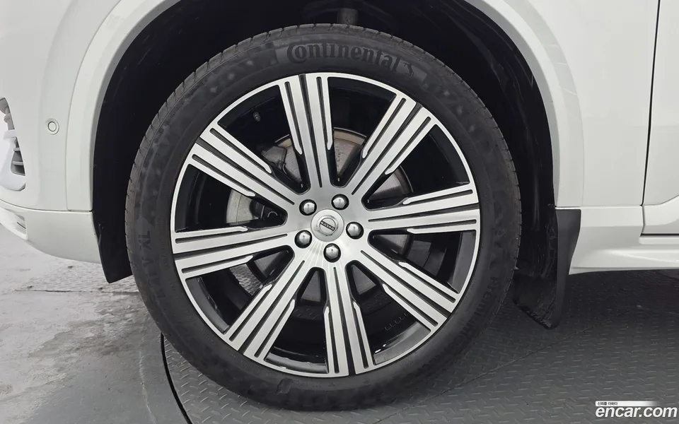 Volvo XC90 B6 2022 — thumbnail 2