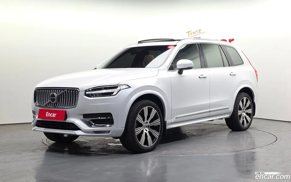 Volvo XC90 B6 2022 — photo 1, buy with delivery to Moscow