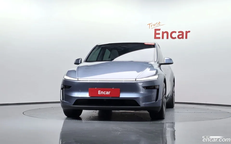 Tesla Model Y RWD 2025 — thumbnail 3