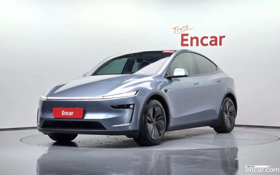 Tesla Model Y RWD 2025 — photo 1, buy with delivery to Moscow