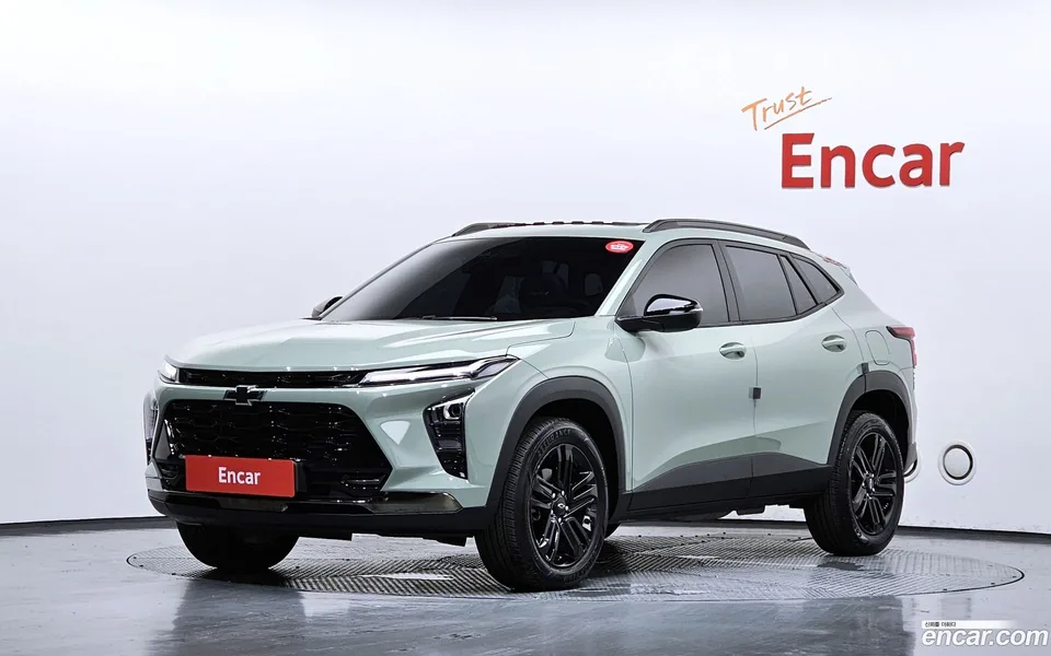 Chevrolet Trax Crossover 1.2 ACTIV 2023 — photo 1, buy with delivery to Moscow