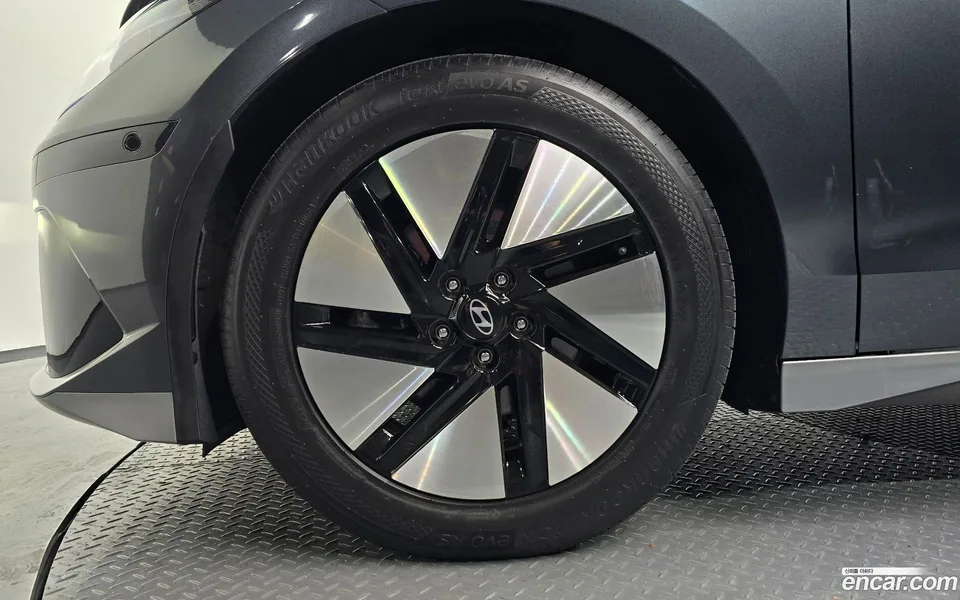 Hyundai Ioniq 6 2023 — thumbnail 2