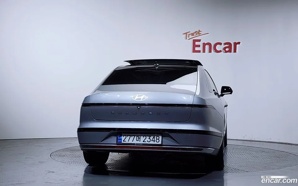 Hyundai Grandeur Hybrid 2023 — thumbnail 4