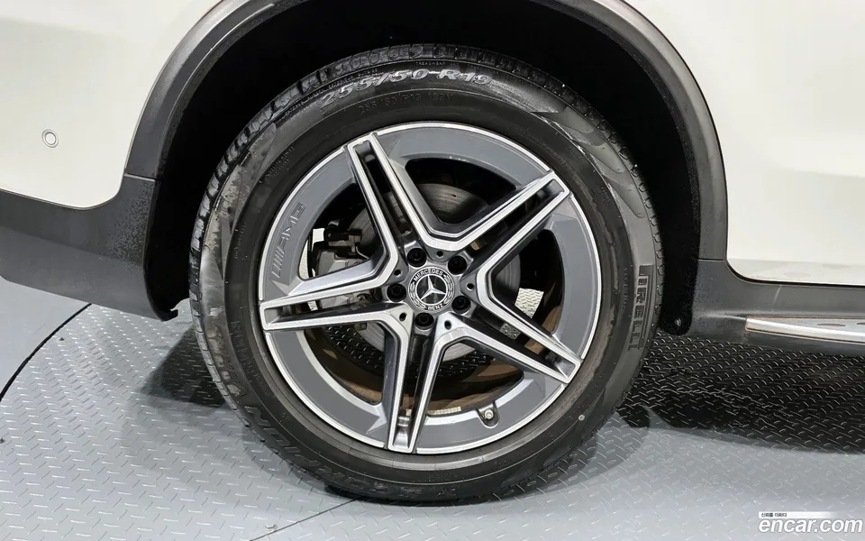 Mercedes-Benz GLC-Class GLC220 d 4MATIC 2022 — thumbnail 2