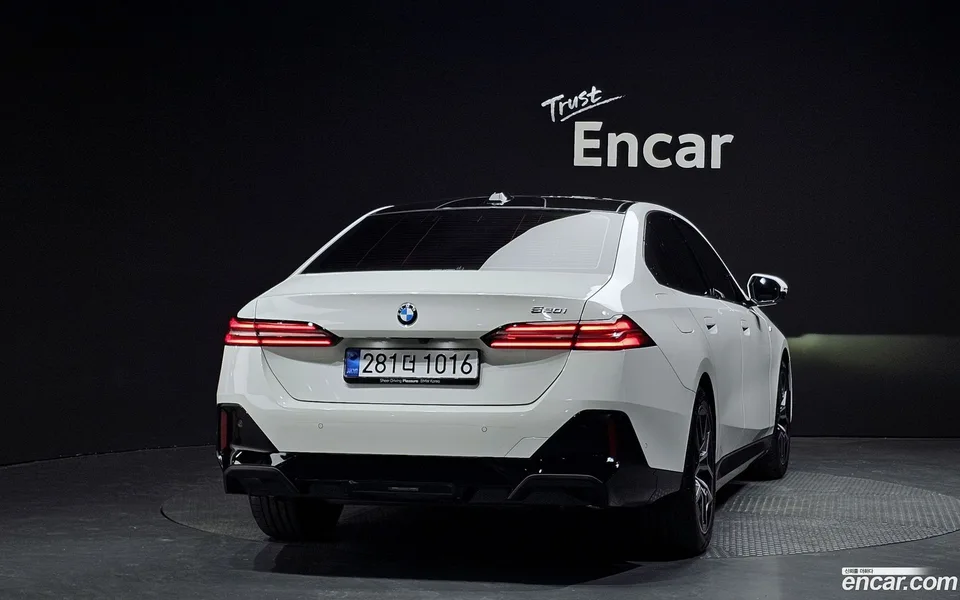 BMW 5 Series 520i M 2025 — thumbnail 4
