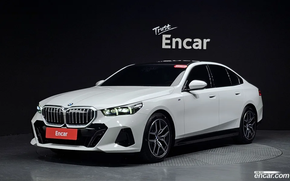 BMW 5 Series 520i M 2025 — photo 1, buy with delivery to Moscow