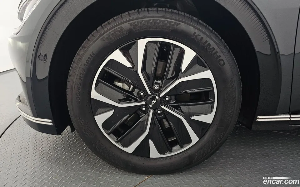 Kia EV6 2024 — thumbnail 2