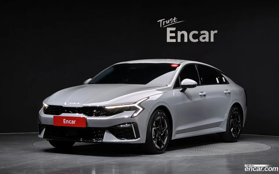 Kia K5 2.0 2023 — photo 1, buy with delivery to Moscow