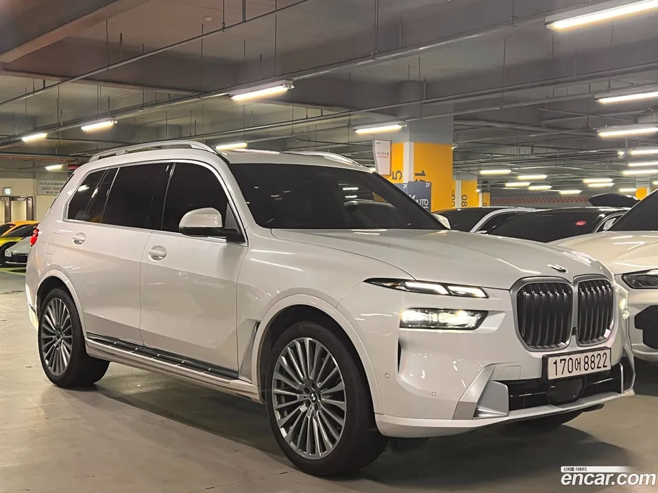 BMW X7 xDrive 40d 6 2023 — photo 1, buy with delivery to Moscow