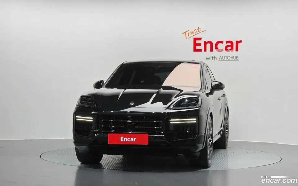 Porsche Cayenne 4.0 E- 2025 — миниатюра 3