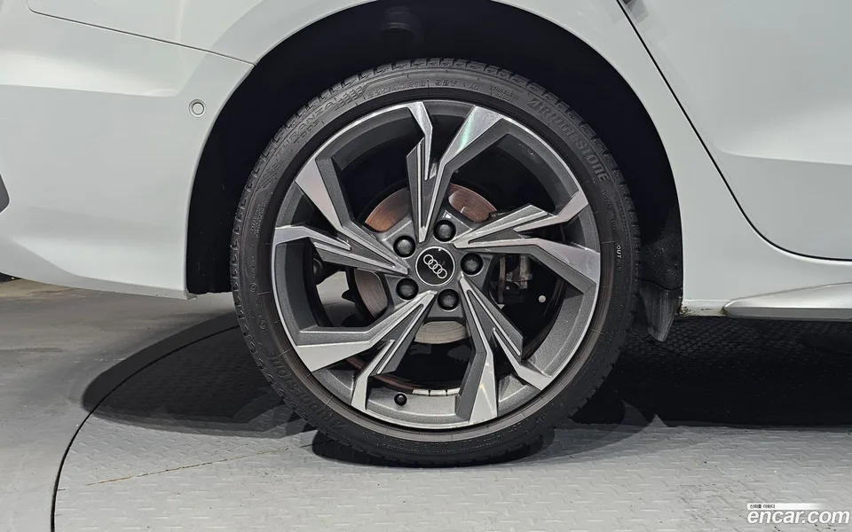 Audi A3 (8Y) 40 TFSI 2023 — thumbnail 2