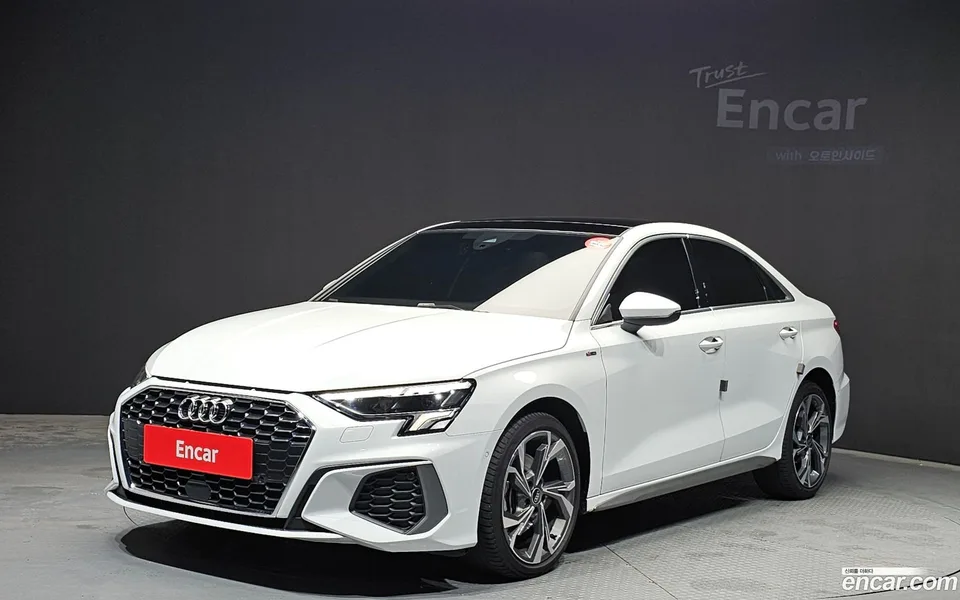 Audi A3 (8Y) 40 TFSI 2023 — photo 1, buy with delivery to Moscow