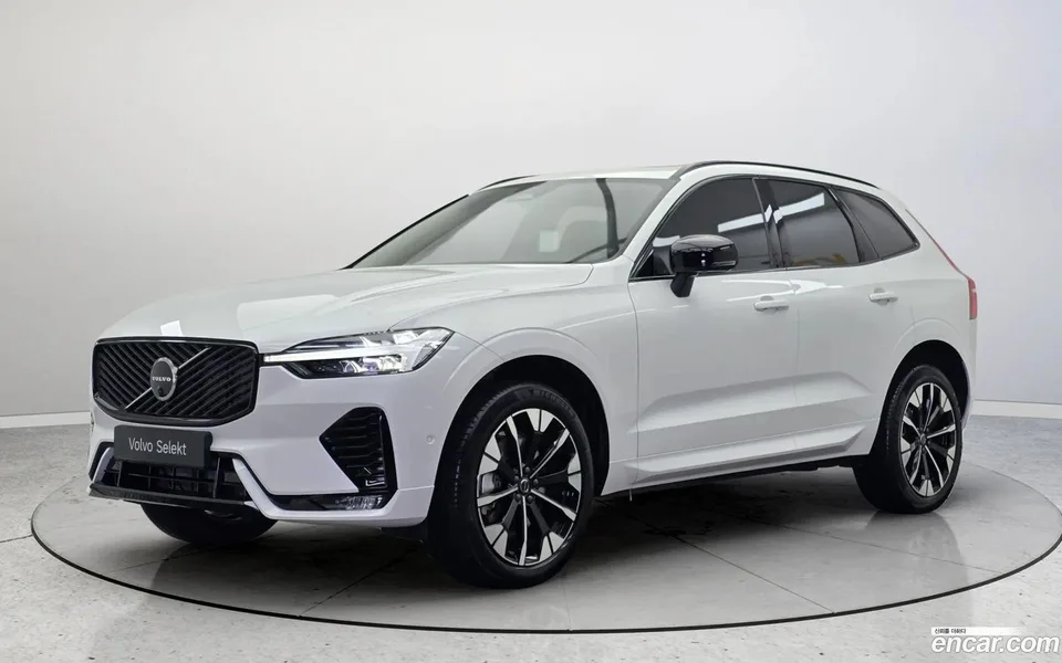 Volvo XC60 B5 2026 — фото 1, купить с доставкой в Москву