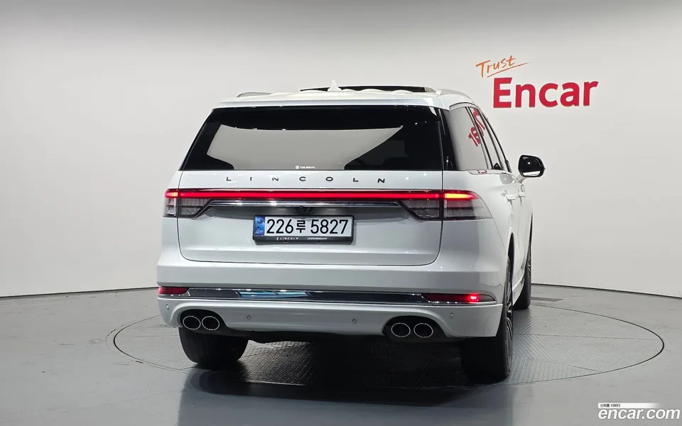Lincoln Aviator 3.0 AWD 2023 — миниатюра 4