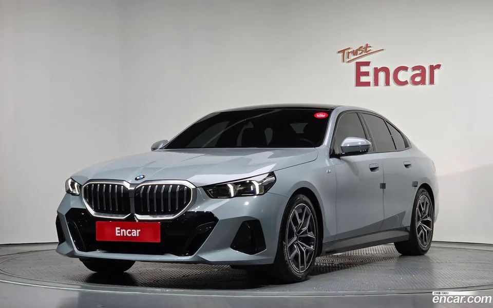 BMW 5 Series 520i M 2024 — photo 1, buy with delivery to Moscow