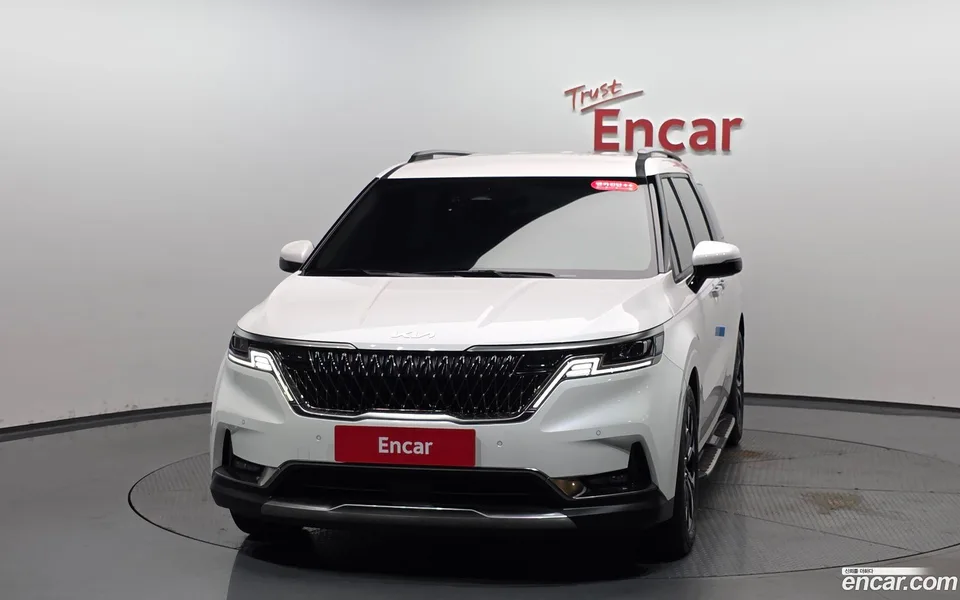 Kia Carnival 9 2023 — thumbnail 3