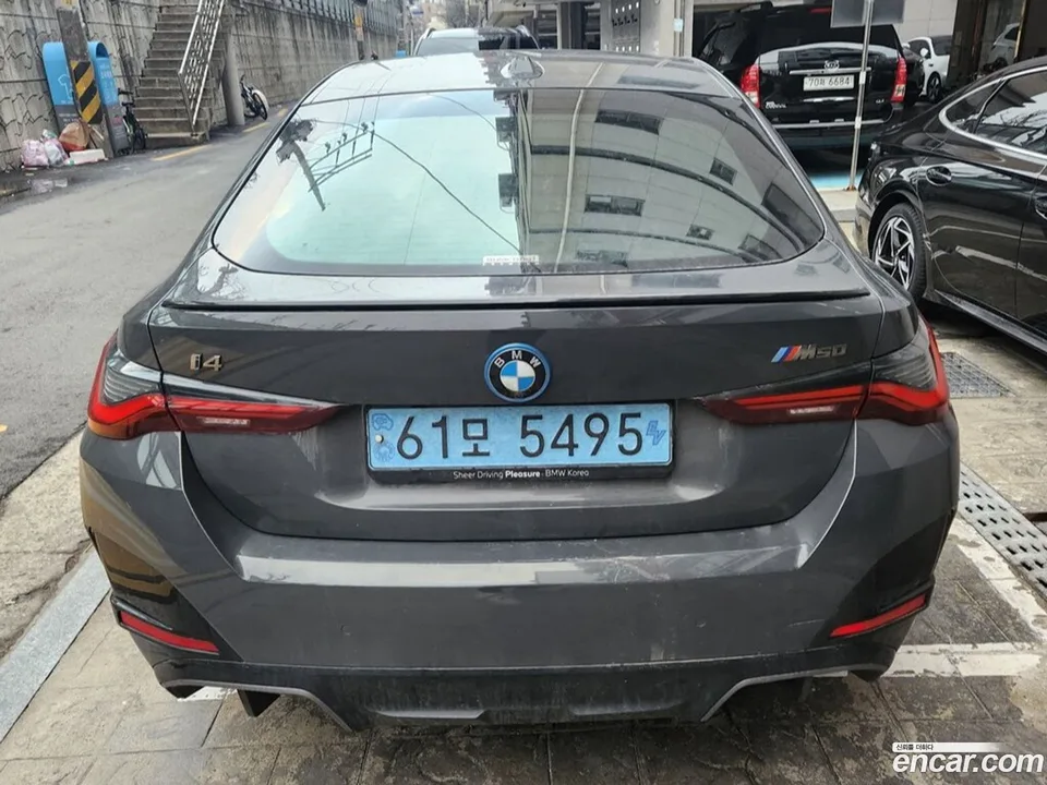 BMW i4 M50 2023 — thumbnail 5
