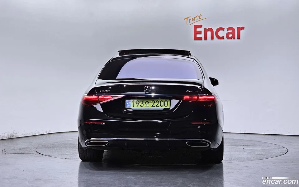 Mercedes-Benz S-Class S500L 4MATIC 2024 — thumbnail 4