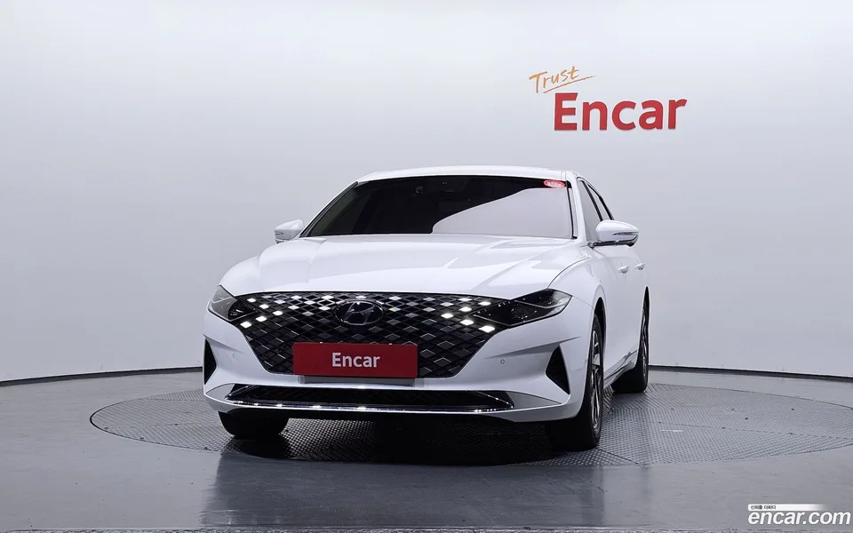 Hyundai Grandeur IG Hybrid 2022 — thumbnail 3