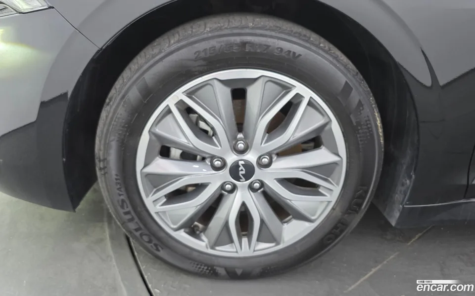 Kia K5 Hybrid 2023 — thumbnail 2