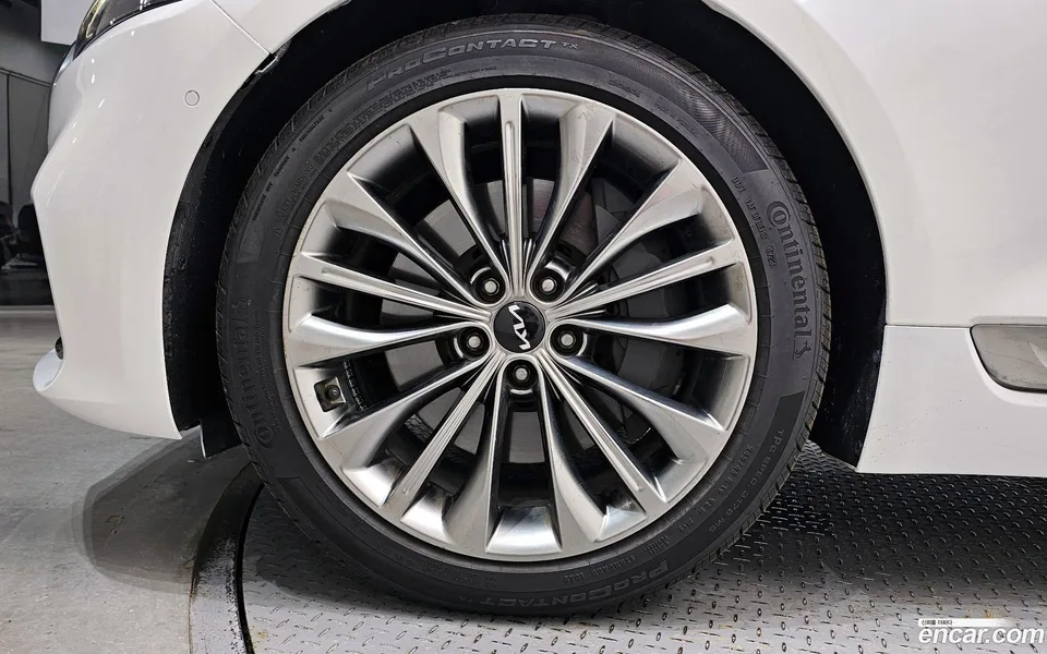 Kia K9 3.8 GDI AWD 2022 — thumbnail 2
