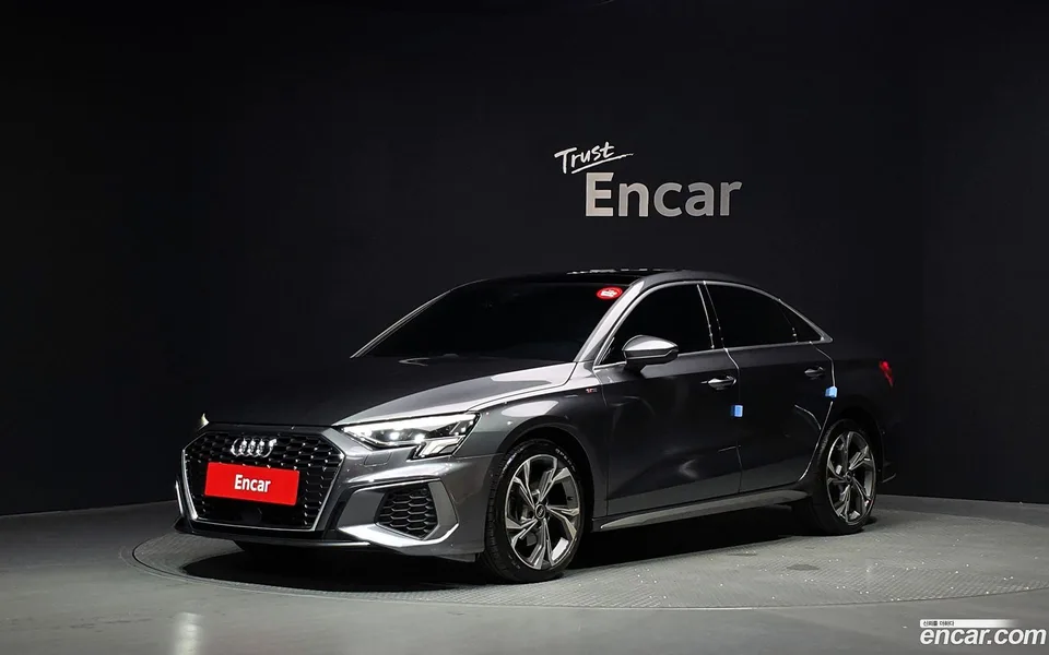 Audi A3 (8Y) 40 TFSI 2023 — photo 1, buy with delivery to Moscow