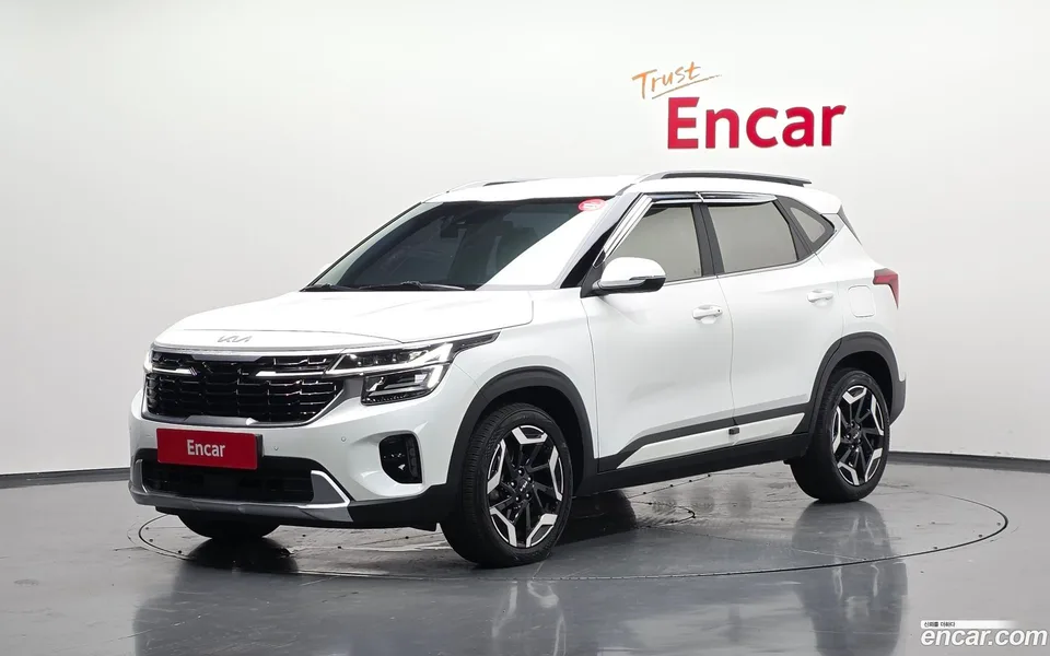 Kia Seltos 1.6 2WD 2024 — photo 1, buy with delivery to Moscow