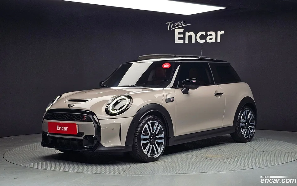 MINI Cooper S 2024 — фото 1, купить с доставкой в Москву