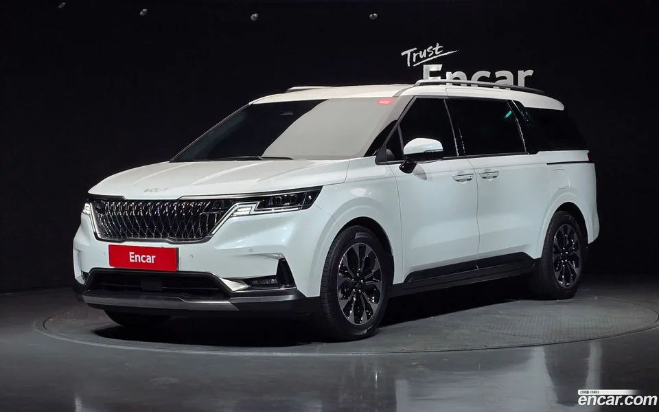 Kia Carnival 9 2023 — photo 1, buy with delivery to Moscow