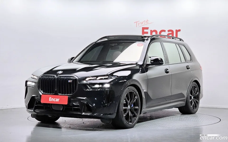 BMW X7 M60i xDrive M 6 2025 — photo 1, buy with delivery to Moscow