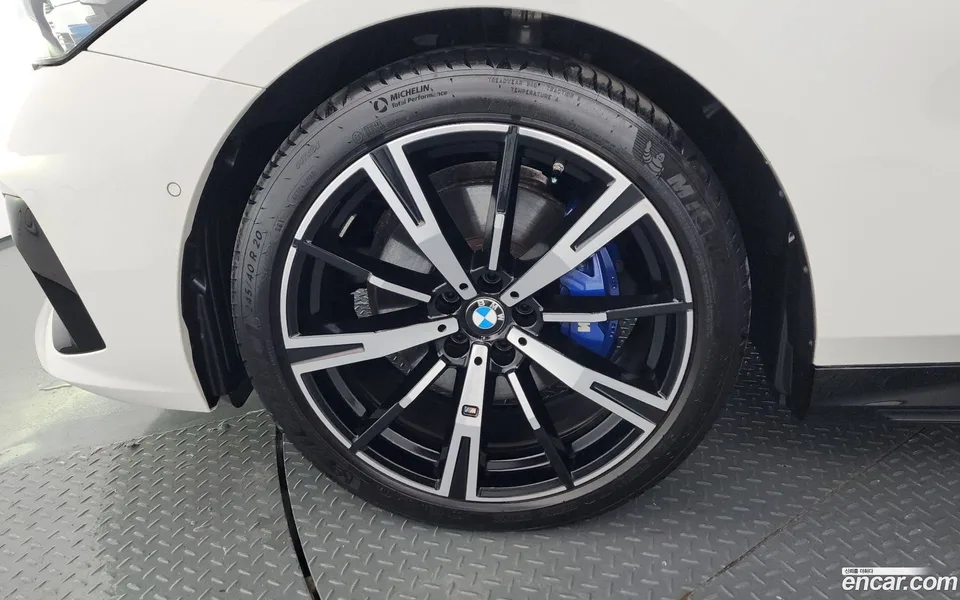 BMW 5 Series 530i xDrive M 2025 — thumbnail 2