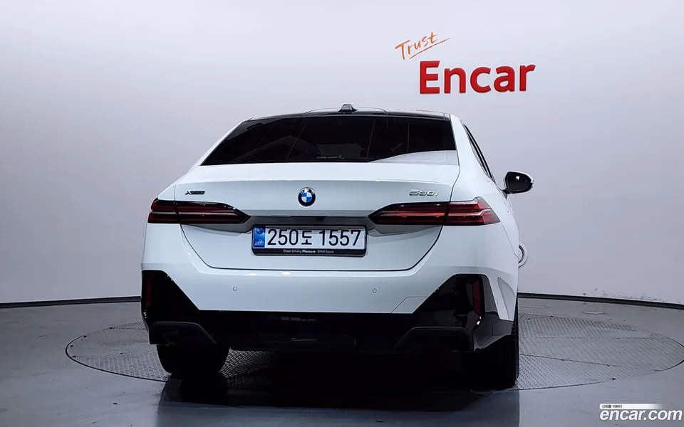 BMW 5 Series 530i xDrive M 2025 — thumbnail 4