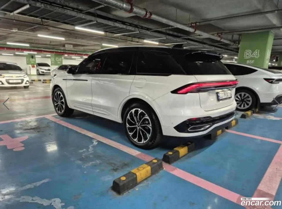 Lincoln Nautilus 2.0 AWD 2024 — миниатюра 2