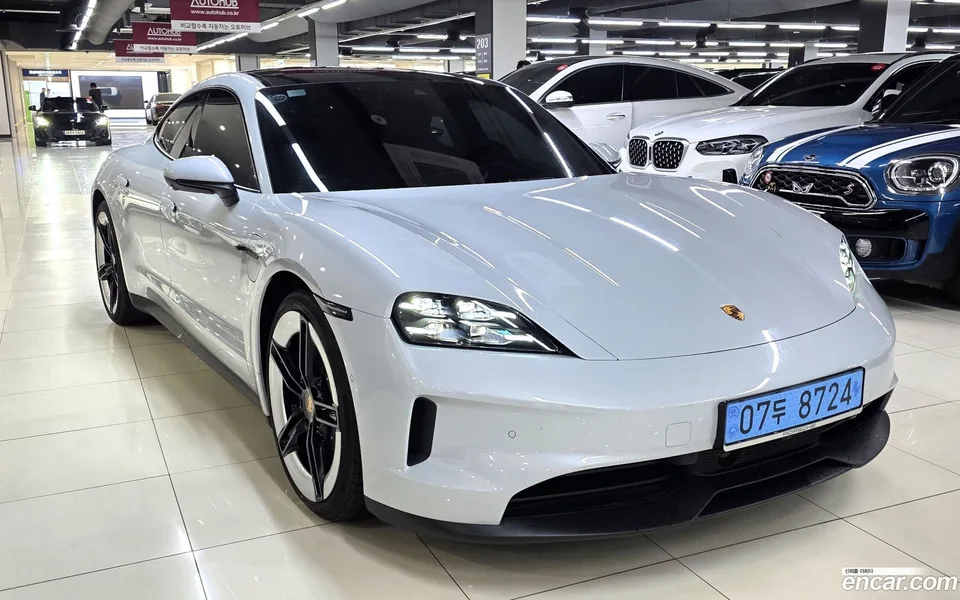 Porsche Taycan 2025 — миниатюра 3