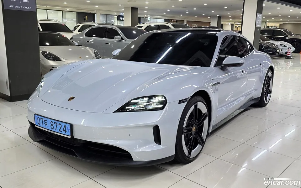 Porsche Taycan 2025 — фото 1, купить с доставкой в Москву