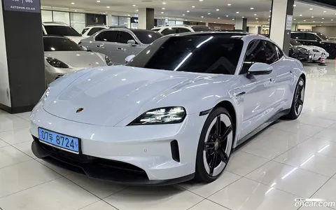 Porsche Taycan 2025 buy in Moscow