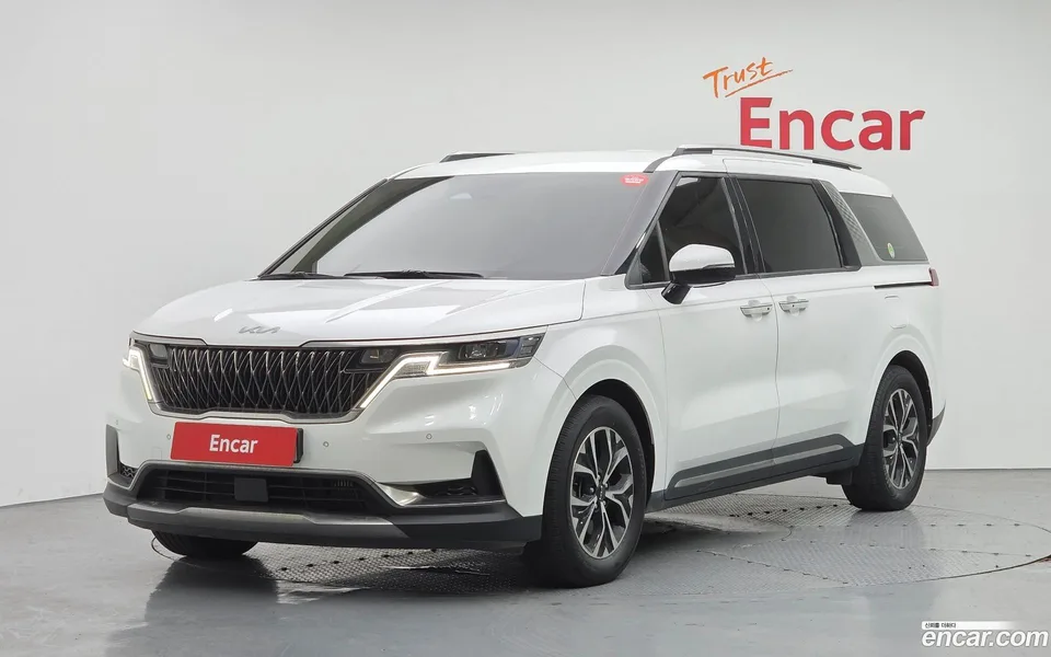 Kia Carnival 9 2022 — photo 1, buy with delivery to Moscow