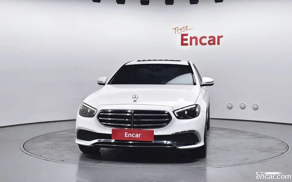 Mercedes-Benz E-Class E250 2022 — thumbnail 3