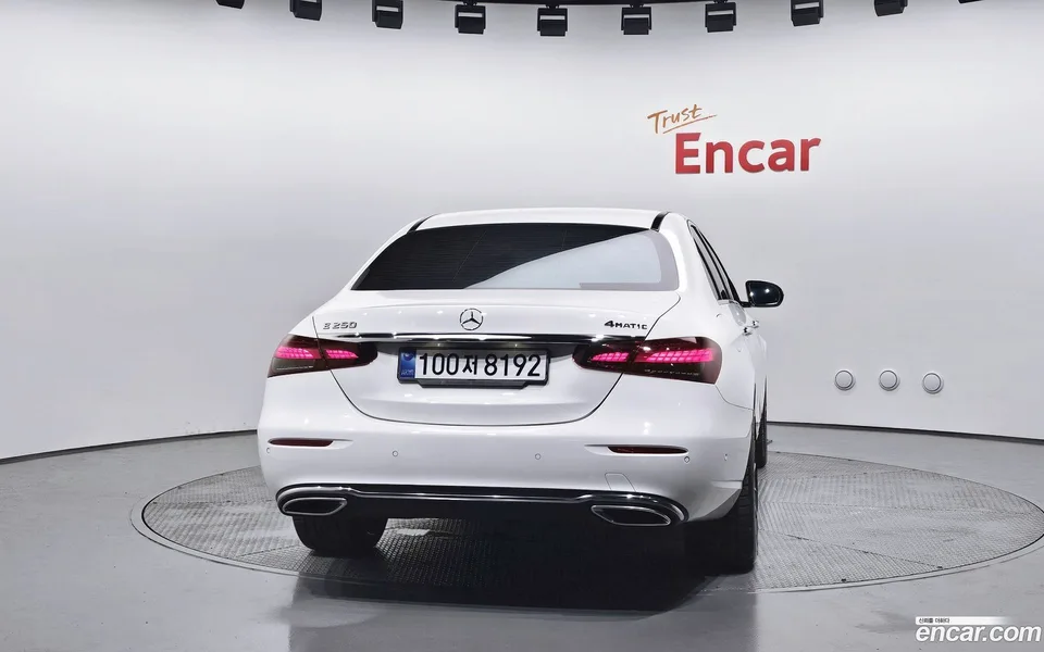 Mercedes-Benz E-Class E250 2022 — thumbnail 4